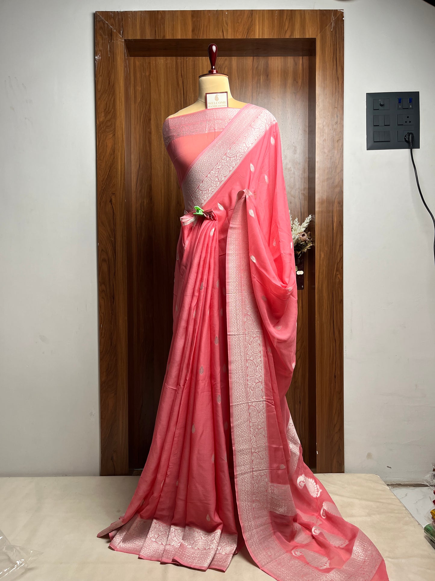 Strawberry Rupa Buti Khaddi Georgette Saree